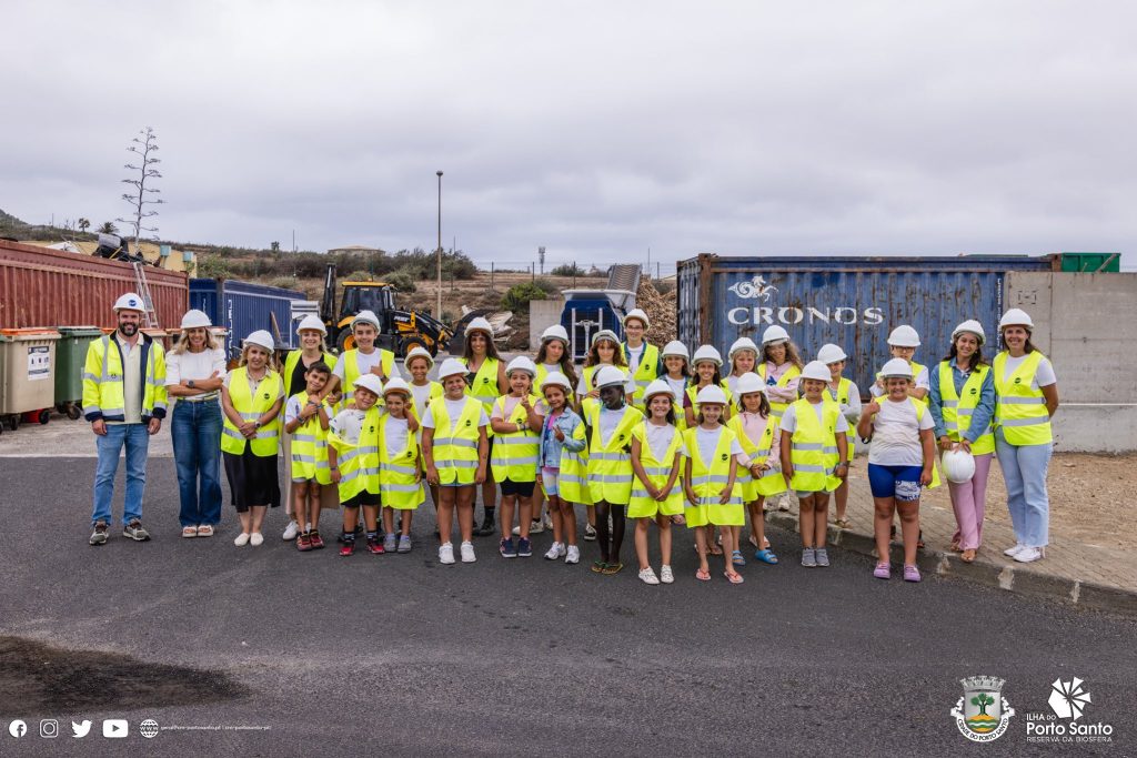 “OS DOURADINHOS” VISITARAM O CENTRO DE PROCESSAMENTO DE RESÍDUOS CRIANÇAS DE ATL DO PORTO SANTO APRENDERAM A IMPORTÂNCIA DE SEPARAR PARA PROTEGER